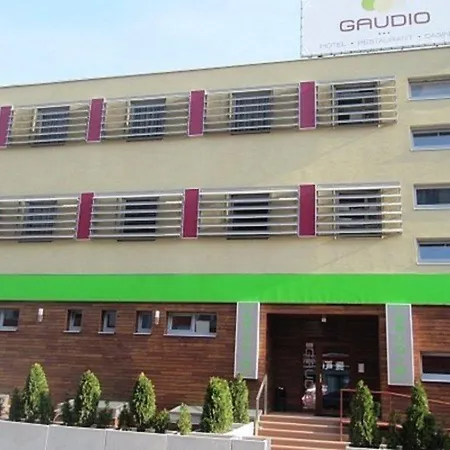 Gaudio 3*